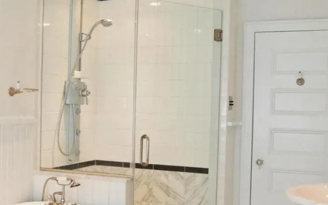 The Albanus Phillips Inn