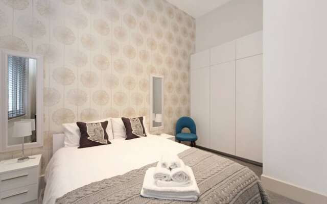 Modern 2 Bedroom Kensington Home