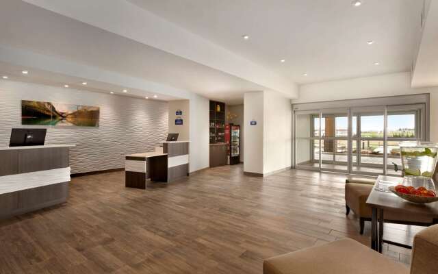Fairfield Inn & Suites by Marriott Airdrie