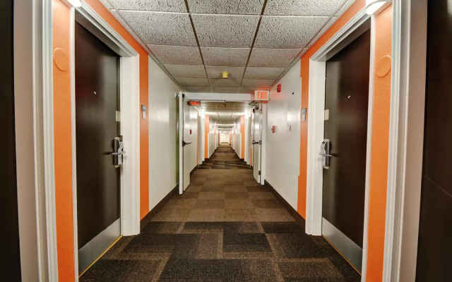 Motel 6 Newport, RI