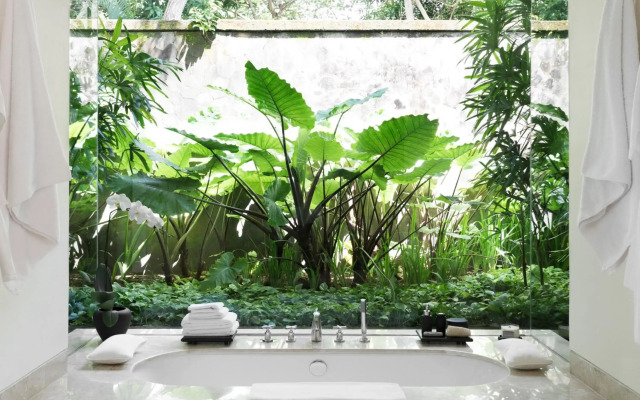 REVĪVŌ Wellness Resort Nusa Dua Bali