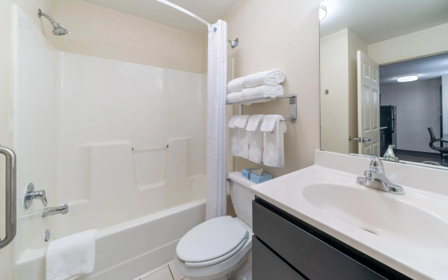 Candlewood Suites Herndon by IHG