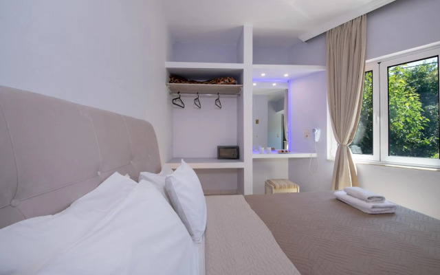 Labyrinth Hotel