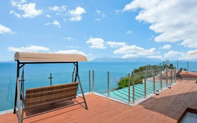 Yeosu Marine Terrace Poolvilla