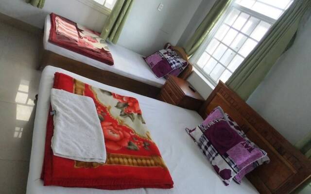 Eena Hotel
