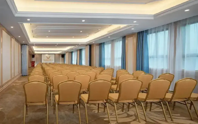 Vienna Hotel (Chongqing Jiangjin Dingshan Park)