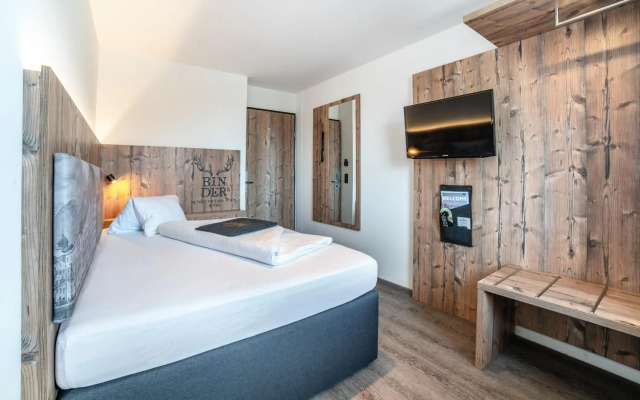 Binders Budget City Mountain Hotel