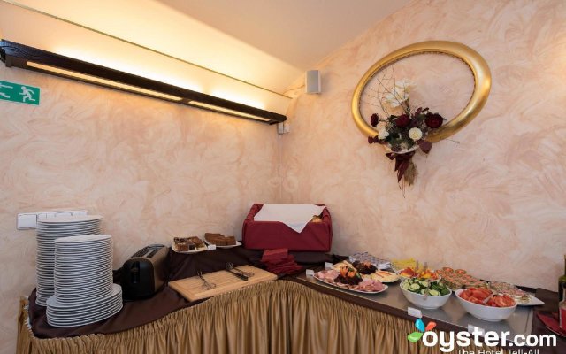 Alqush Downtown Hotel