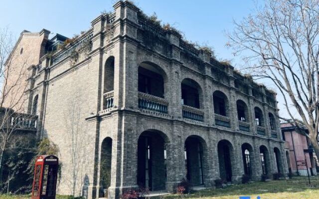 Recluse Datang Hotel