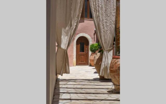 Stone Villa with swimming pool-BBQ!