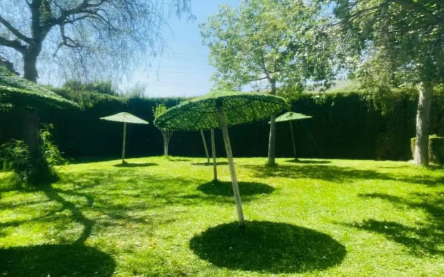 Casa Maruja en Cutar con Jacuzzi y Wifi Fibra