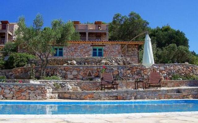 Revera Traditional Stone Villas, Apartments & Studios