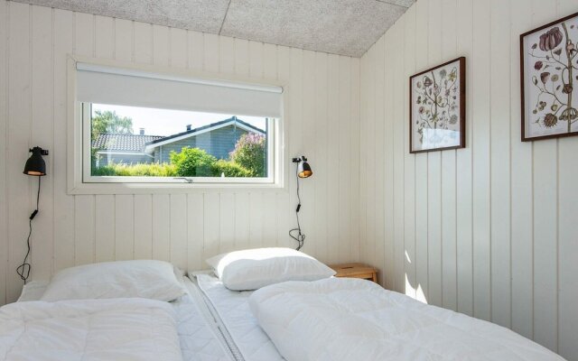 6 Person Holiday Home in Ronde