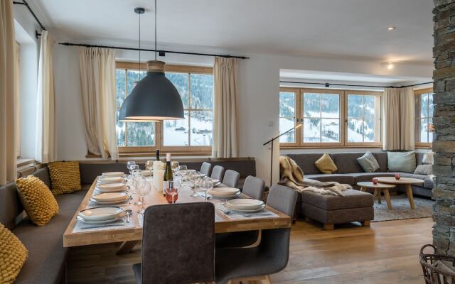 Luxurious Chalet With Sauna on Sunny Slopes in Mühlbach