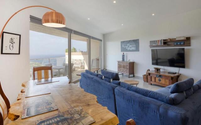 Apartment with pool-Hosted by Sweetstay