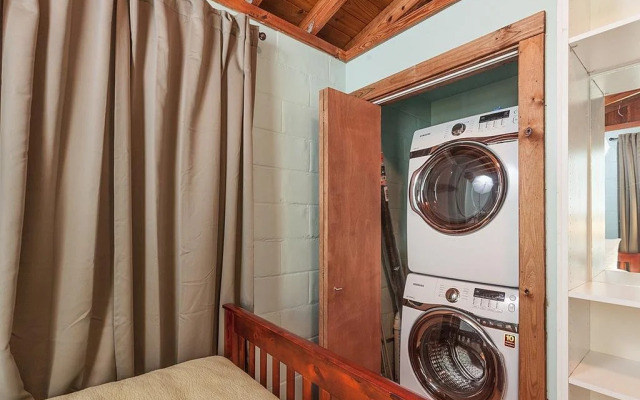 Seashell 3 Br Home by RedAwning