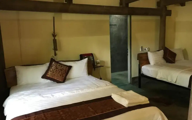 Phong Nha Rustic Home