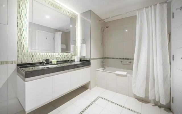 Exquisite 1BR Haven Partial Sea View