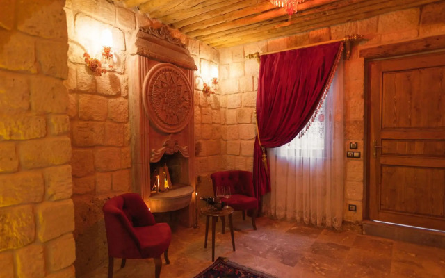 Solo Cave Suites