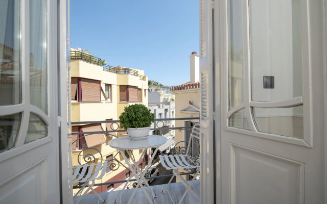 Plaka Arch Suites