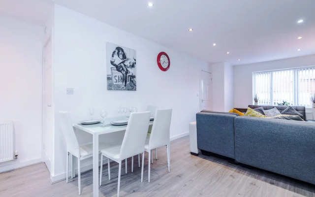 3 Bed-sleeps 5-garden-parking