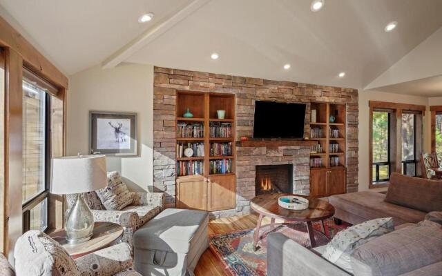 3 Tumalo-AC-Hot Tub-4BR/3BA