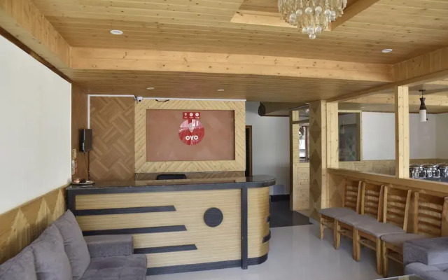 OYO 10255 Hotel Red Apple