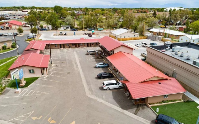 Valley Motel