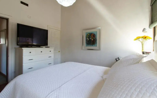 Penthouse Lodge B&B