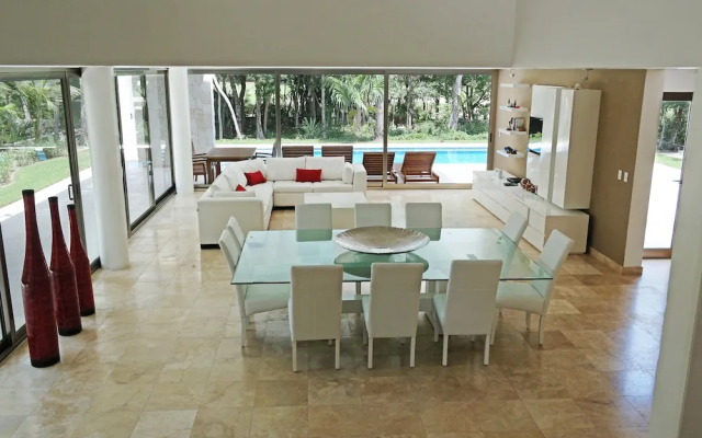 Bahia Principe Vacation Rentals - Three-Bedroom House