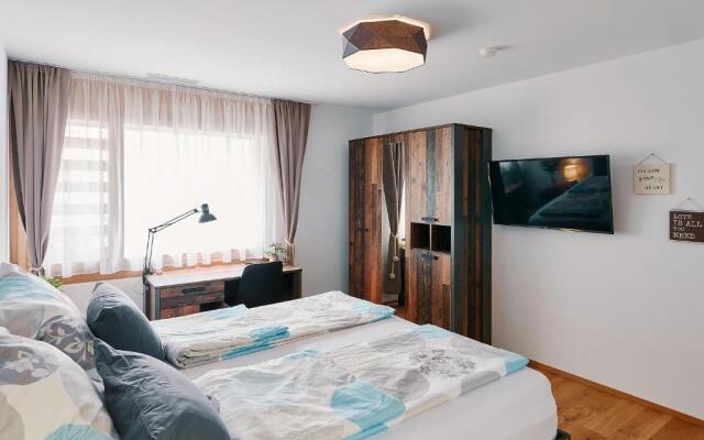 Luxus Neubau 5 min zu Talstation & Caumasee