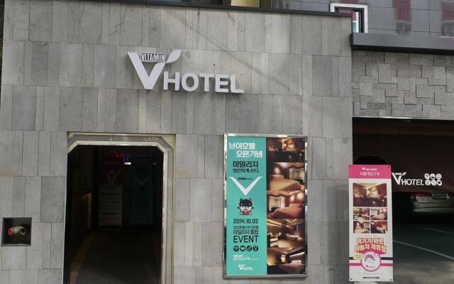 V Hotel