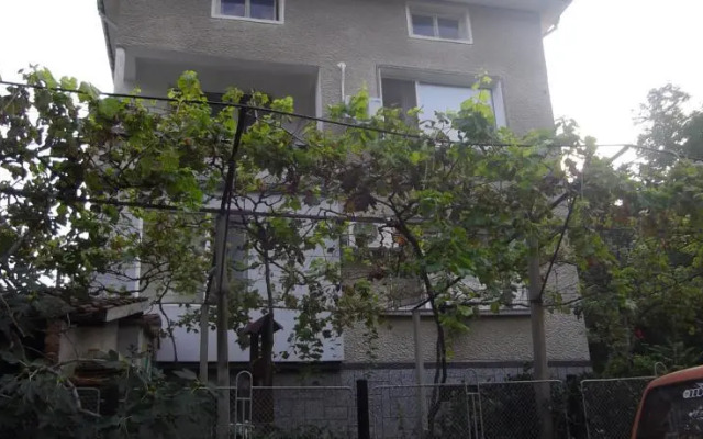 Sakutski Guest House