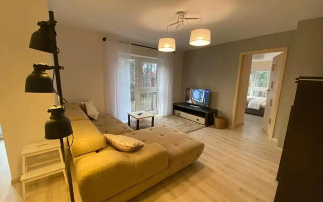 Sunny apartment, 5min to the sea. Parking. Self check in.