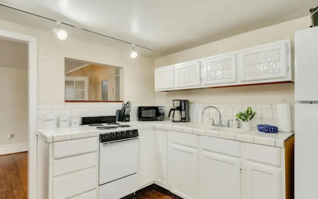 Galveston Historic Strand Loft 204