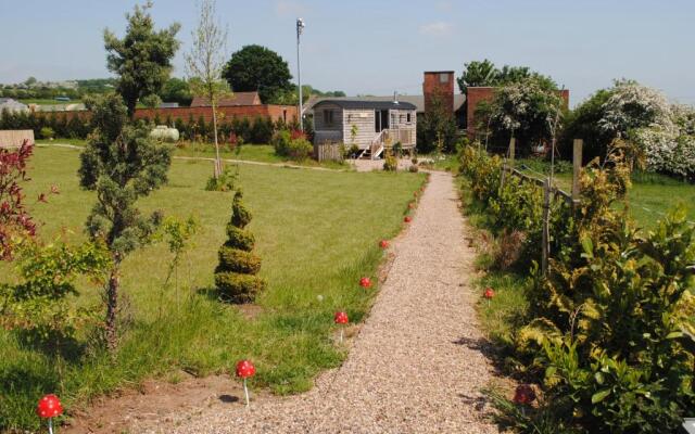 The Little John Petite Cosy Cabin At Fairview Farm Nottingham Set In 88 Acres