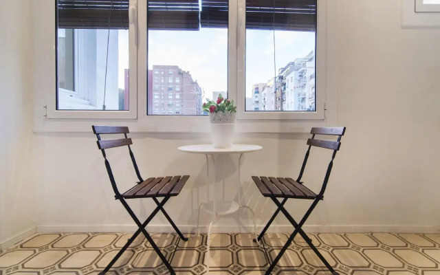 Happy People Gaudi Sant Pau