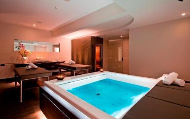 Aparthotel 4 Stars Agia Marina