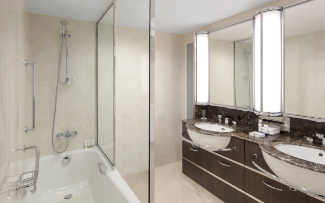 Queen Elizabeth 2 Hotel by Accor