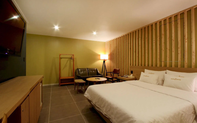 Bando Tourist Hotel