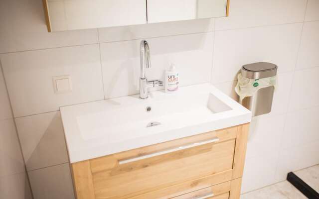 Alphabet 3 Bedroom Serviced Apartment -pk-