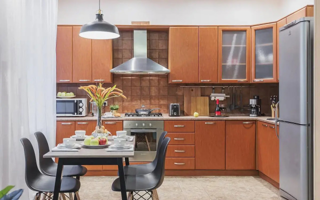 GMApartments (ДжиЭмАпартментс) на переулке Филипповский