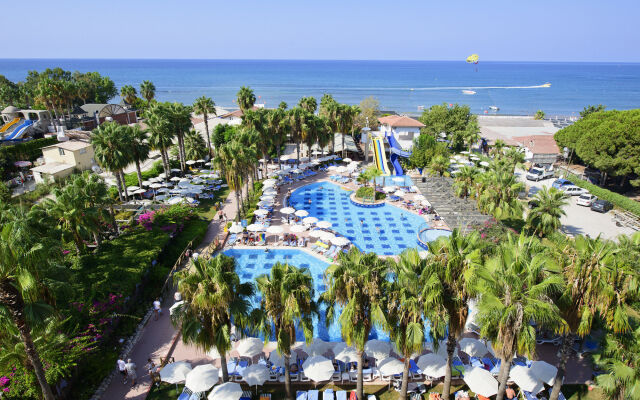 Trendy Palm Beach (Adults Only, 16+)