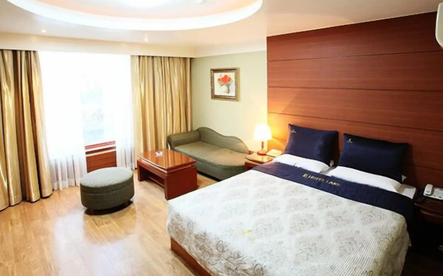 Hotel Lake