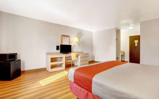 Motel 6 Espanola, NM