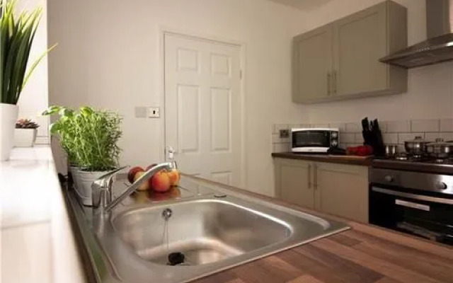 Diamond - Trent Apartment