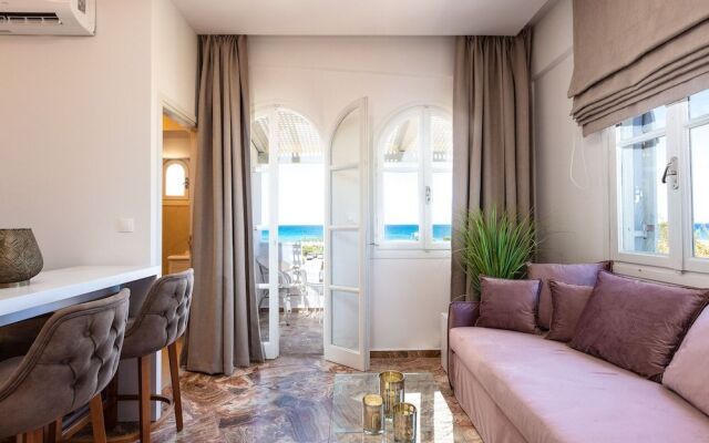 Pinelopi Beach Suites