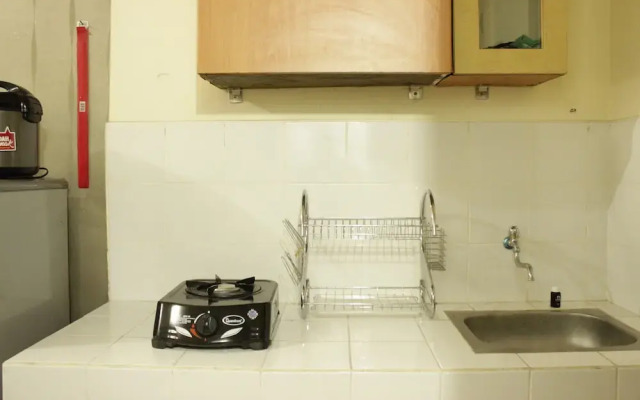 Quiet & Comfy Studio at The Suites @Metro Apartment