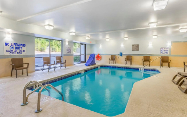 Comfort Suites Columbia Northeast - Fort Jackson