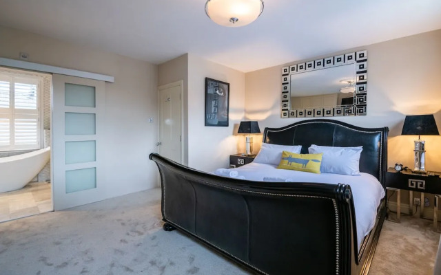 Immaculate Designer Home in Wandsworth